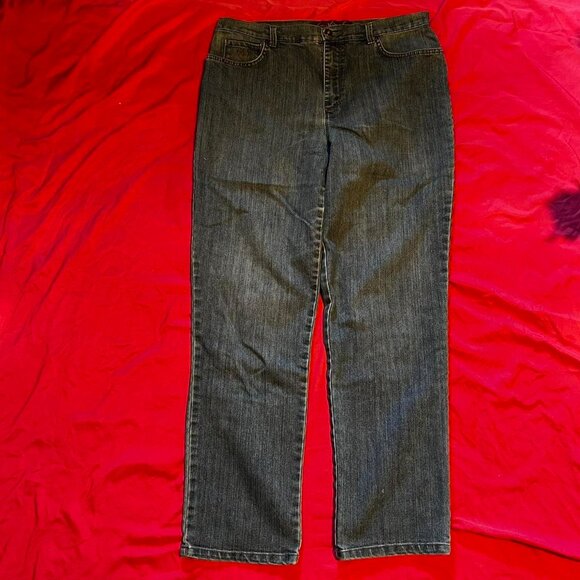 Gloria Vanderbilt denim jeans. Amanda straight fit size 14. Embroidered - Picture 2 of 6